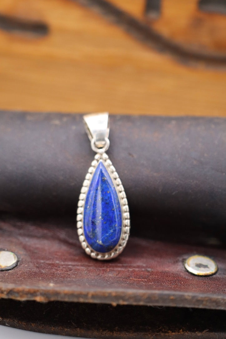 Detailed Teardrop Pendant