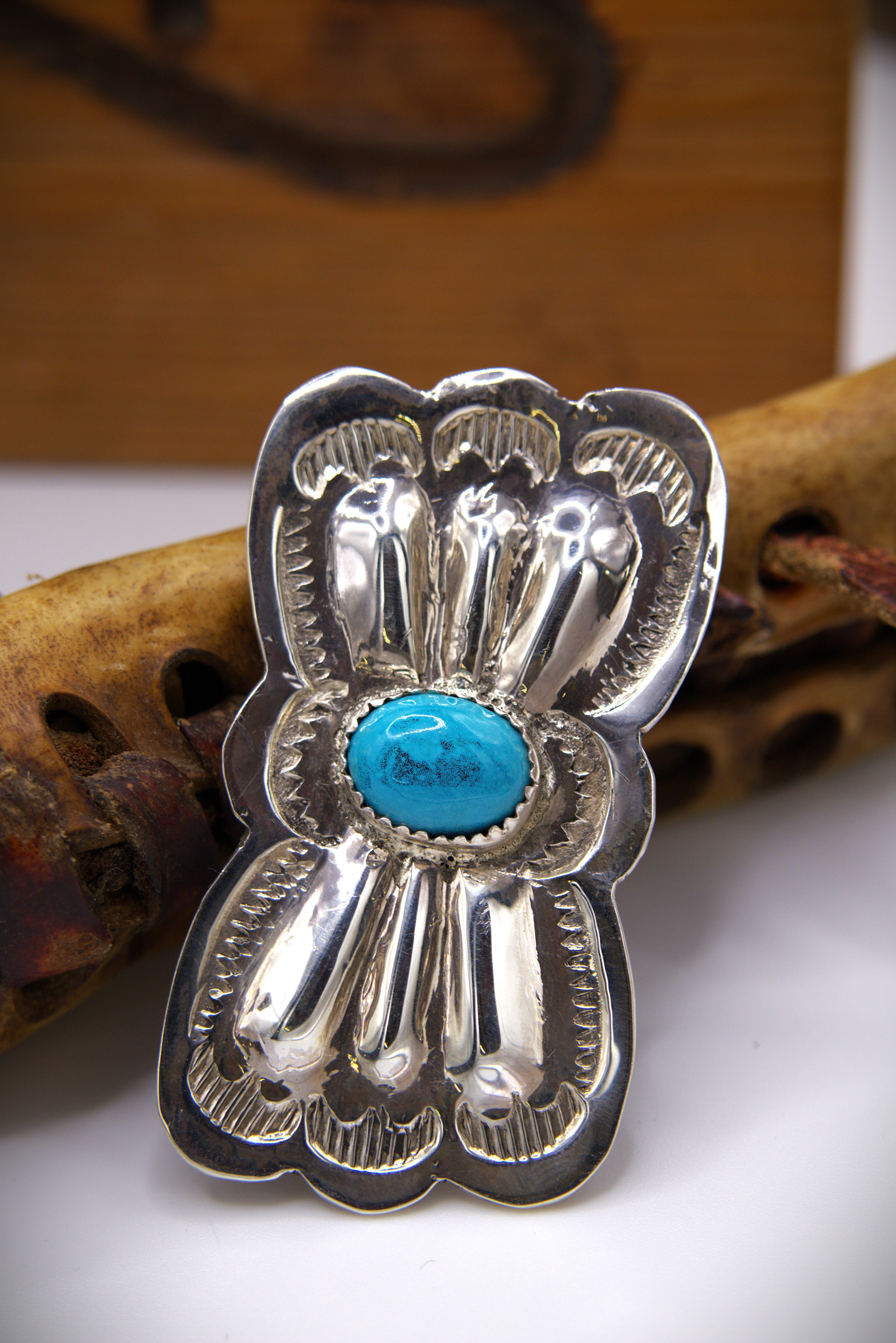 Concho Bow Pin