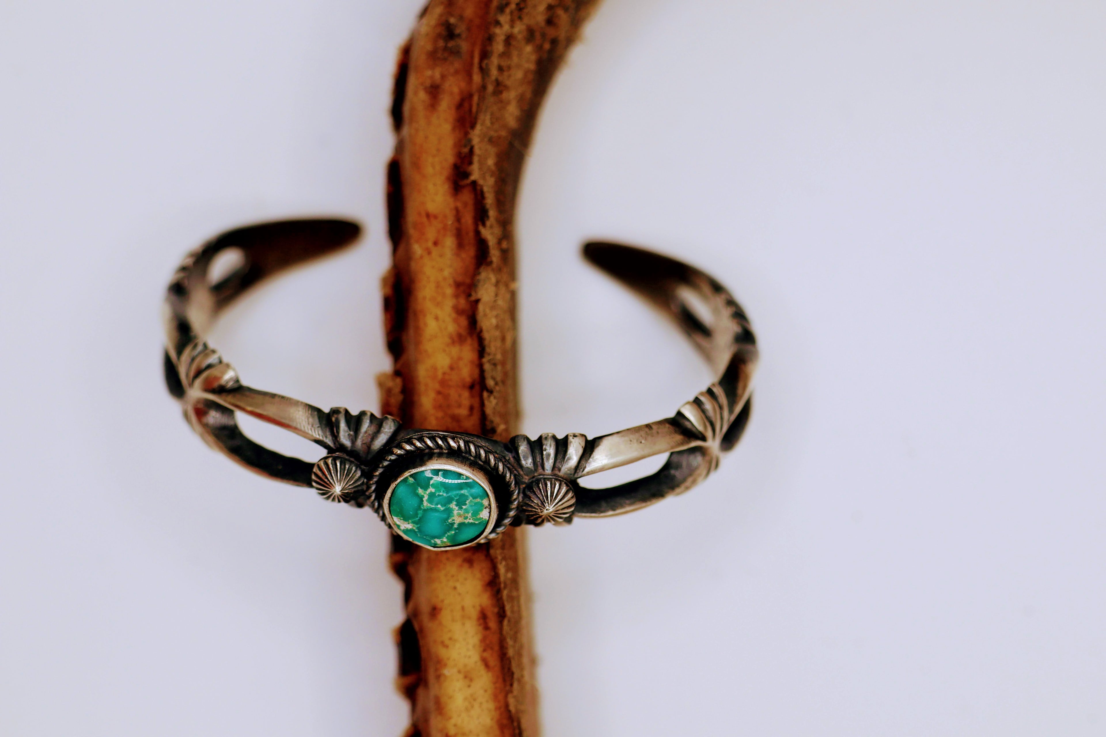 Bitsue Emerald Valley Sandcast Cuff