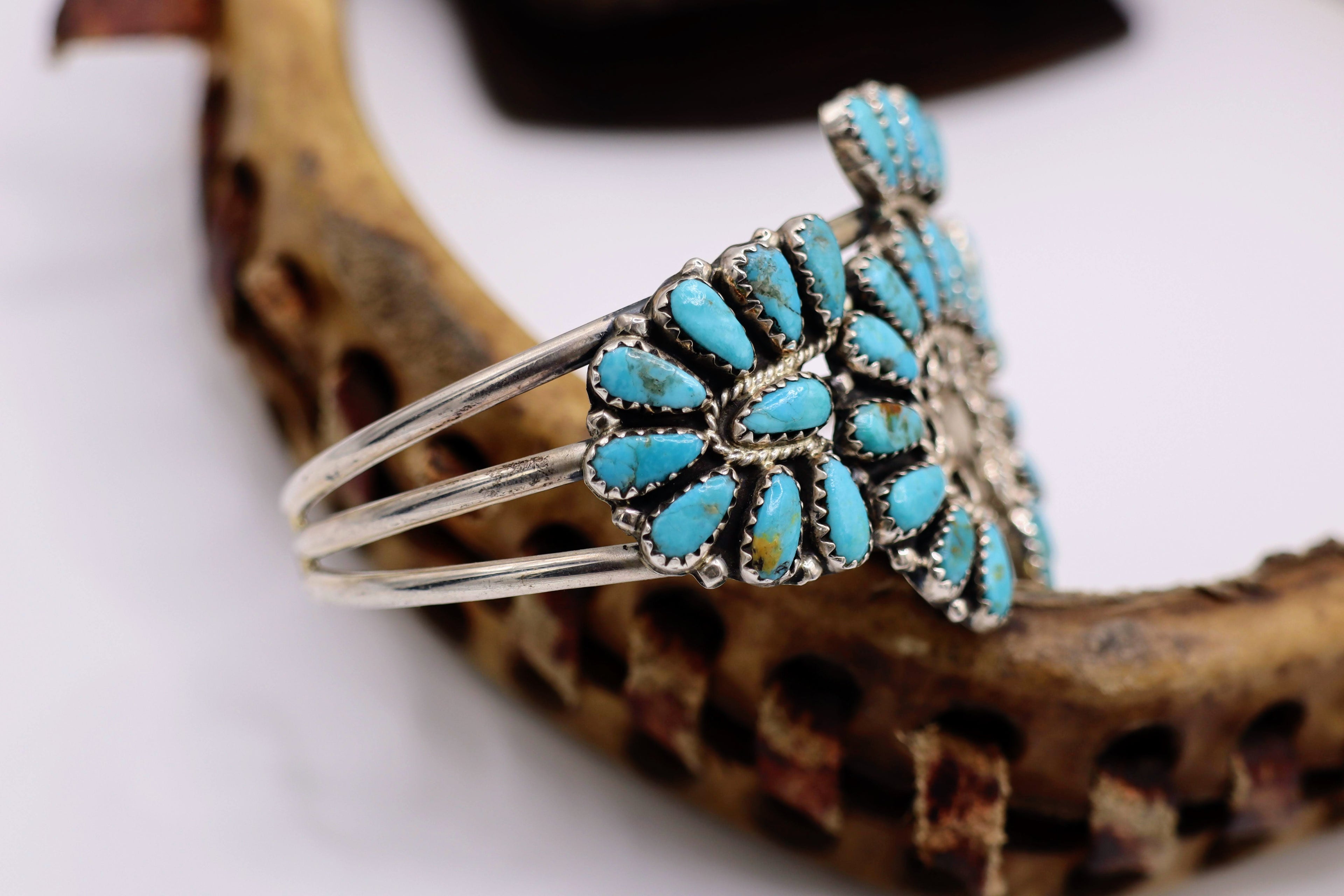 Sara's Naja Cuff
