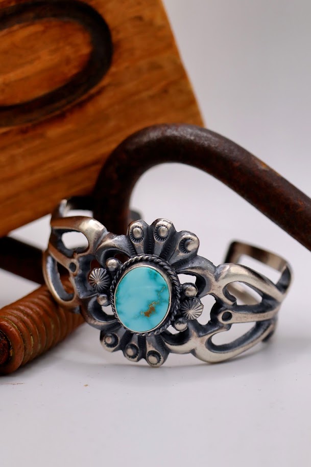 Bitsue Lone Mountain Cuff