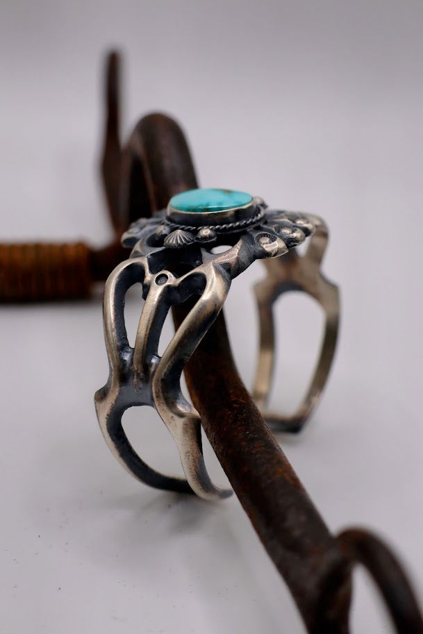 Bitsue Lone Mountain Cuff