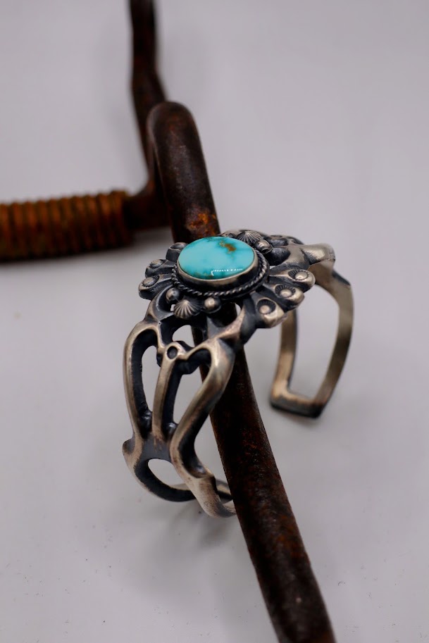Bitsue Lone Mountain Cuff