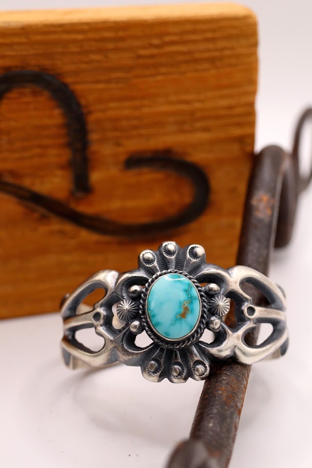 Bitsue Lone Mountain Cuff