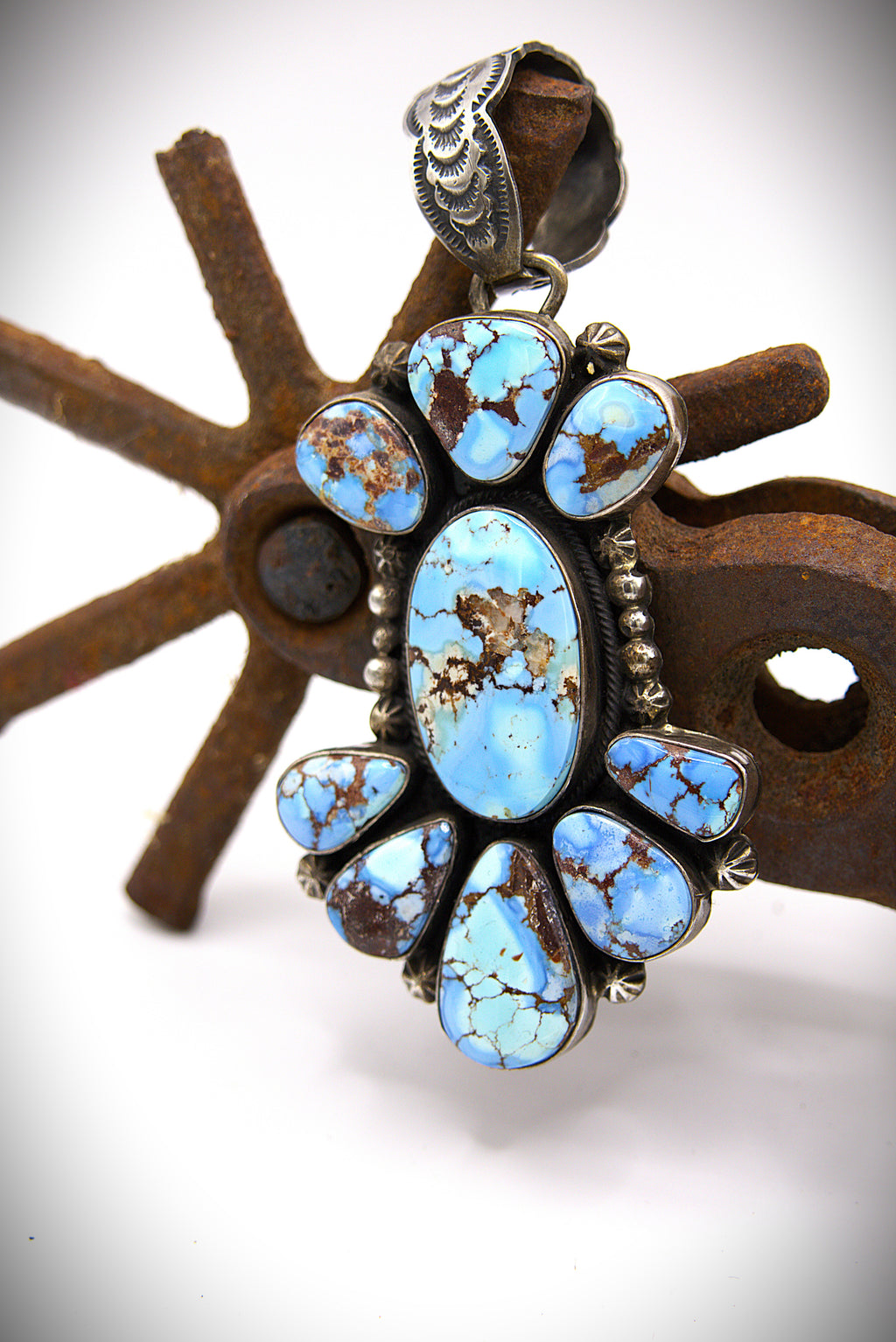 Steer Show Pendant