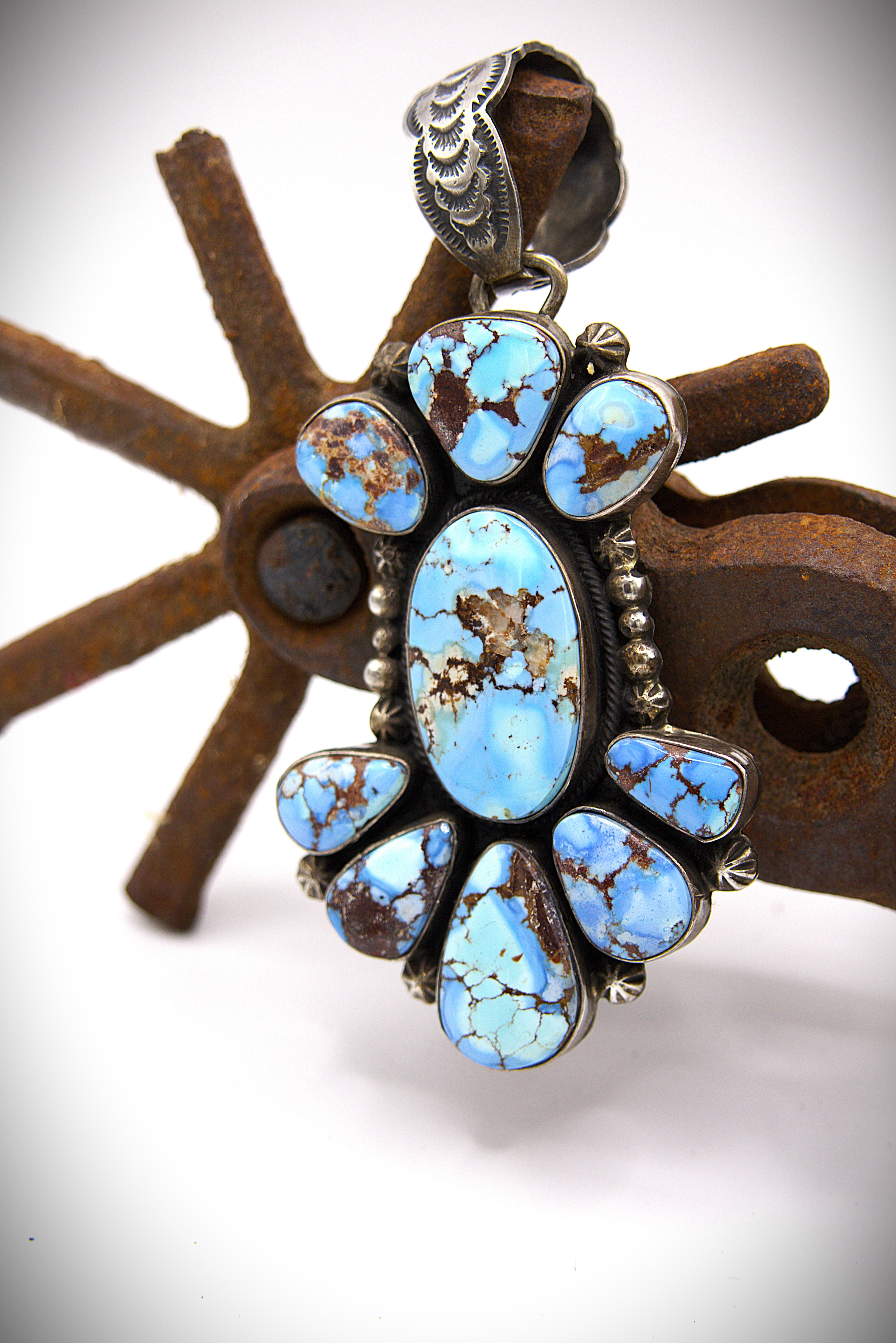 Steer Show Pendant